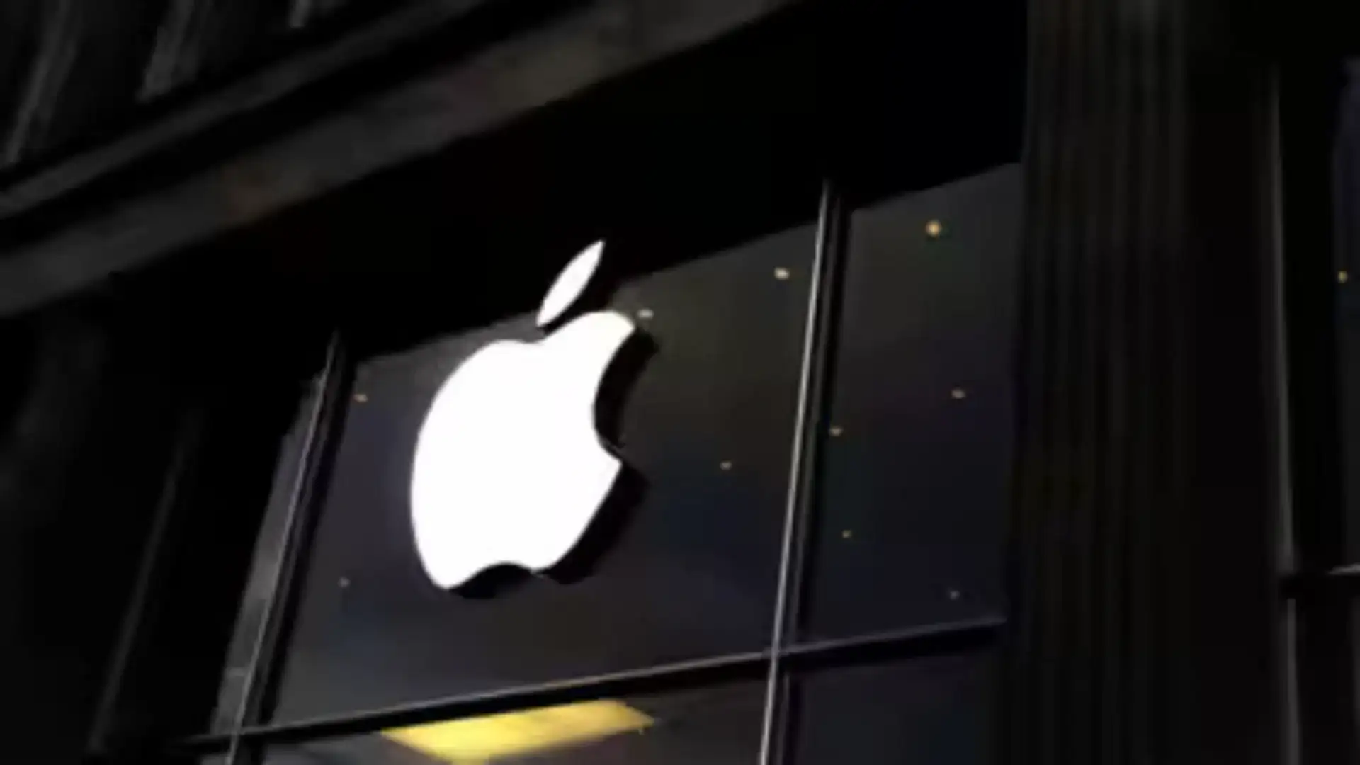 Britain seeks to break Apple's grip on contactless payments