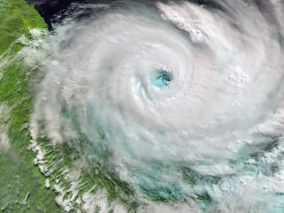 Cyclone Arnab to hit east coast on October 28, IMD warns of winds up to 140 kmph; Andhra identifies 5.7 lakh people for evacuation, Odisha shuts schools 