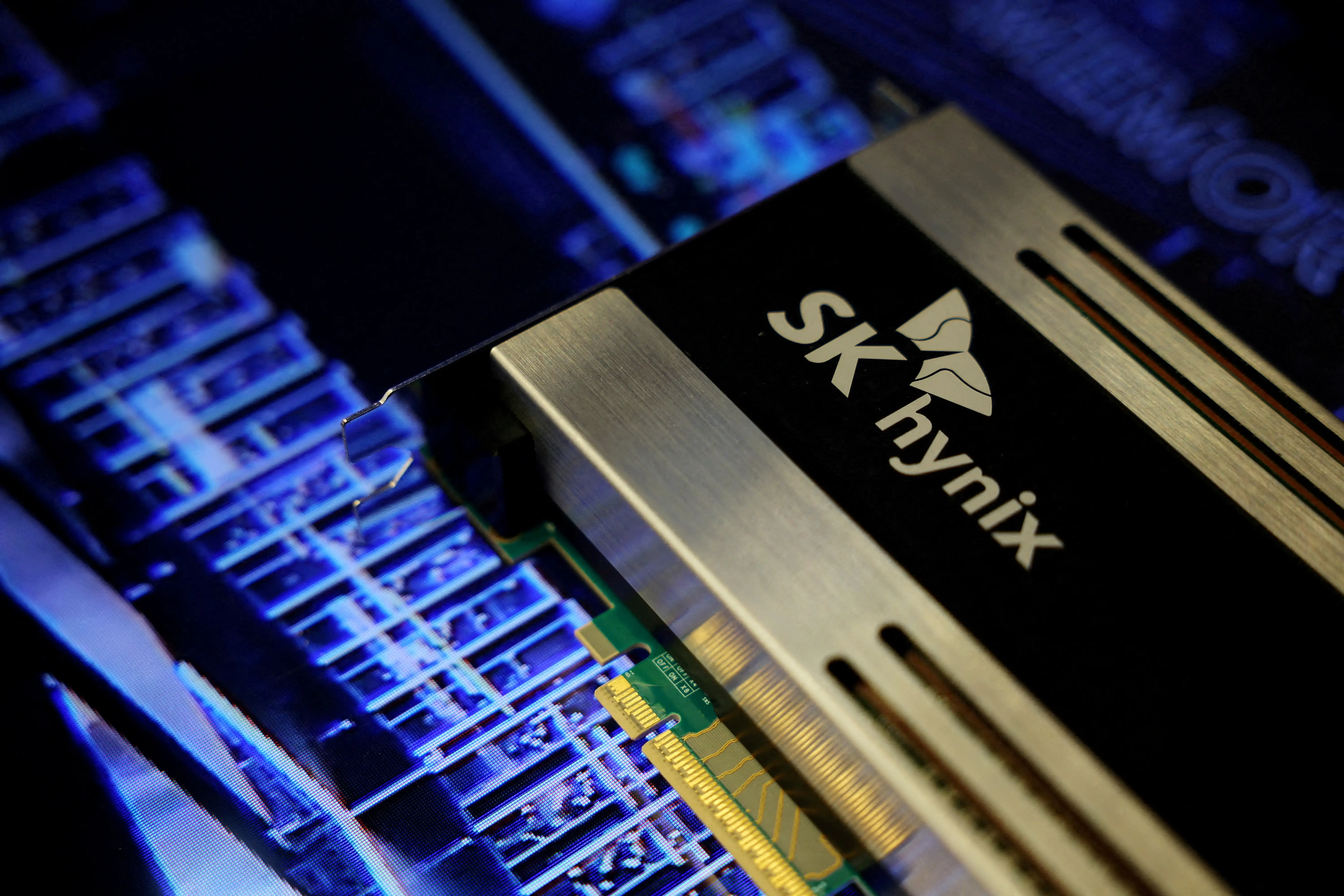 Global Market | SK Hynix weighs $12 billion special dividend ahead of Q3 Results: Reports