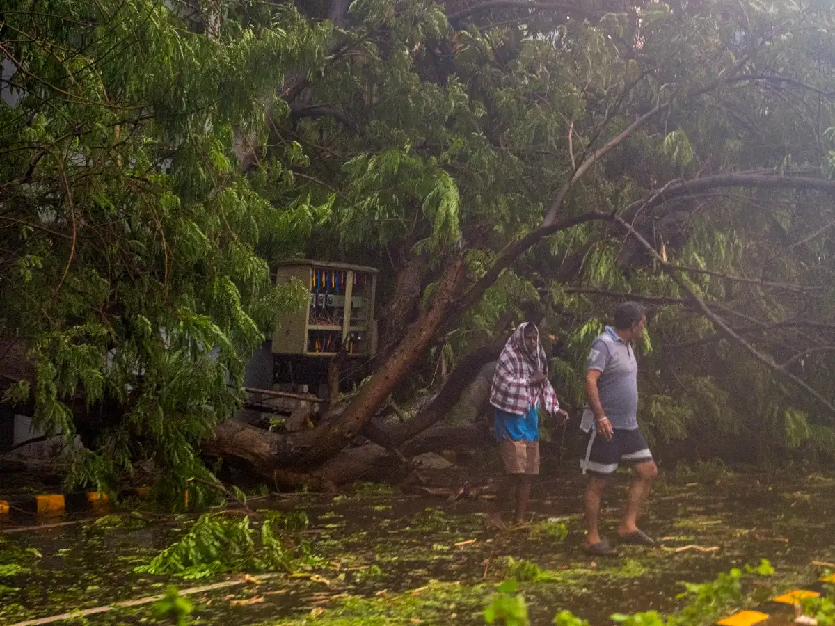 Cyclone Arnab begins landfall process along Andhra Pradesh coast near Yanam 