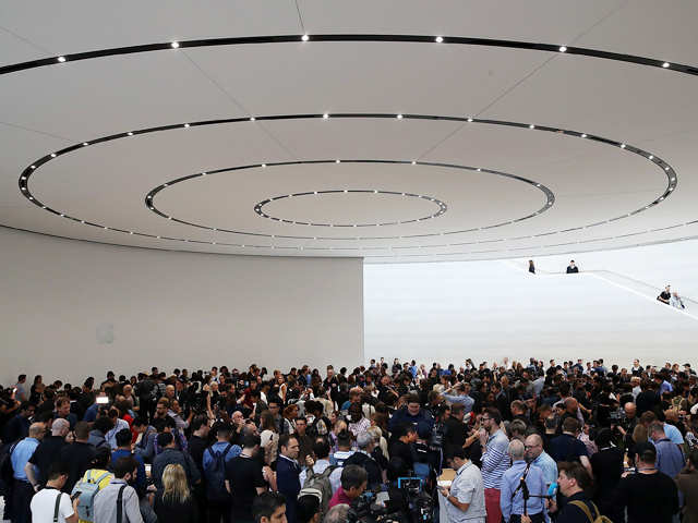 Steve Jobs: A walk in the 'Park'! Apple's sprawling new spaceship ...