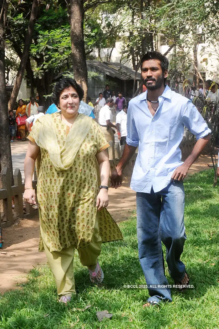 Latha rajinikanth family cheap