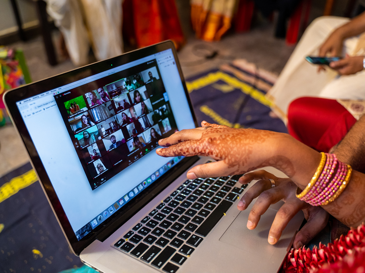 Zoom Wedding Band Baaja Baarat Aur Zoom This Young Bride Refused To Let Lockdown Dictate Her Life And Had A Cute Digital Wedding The Economic Times