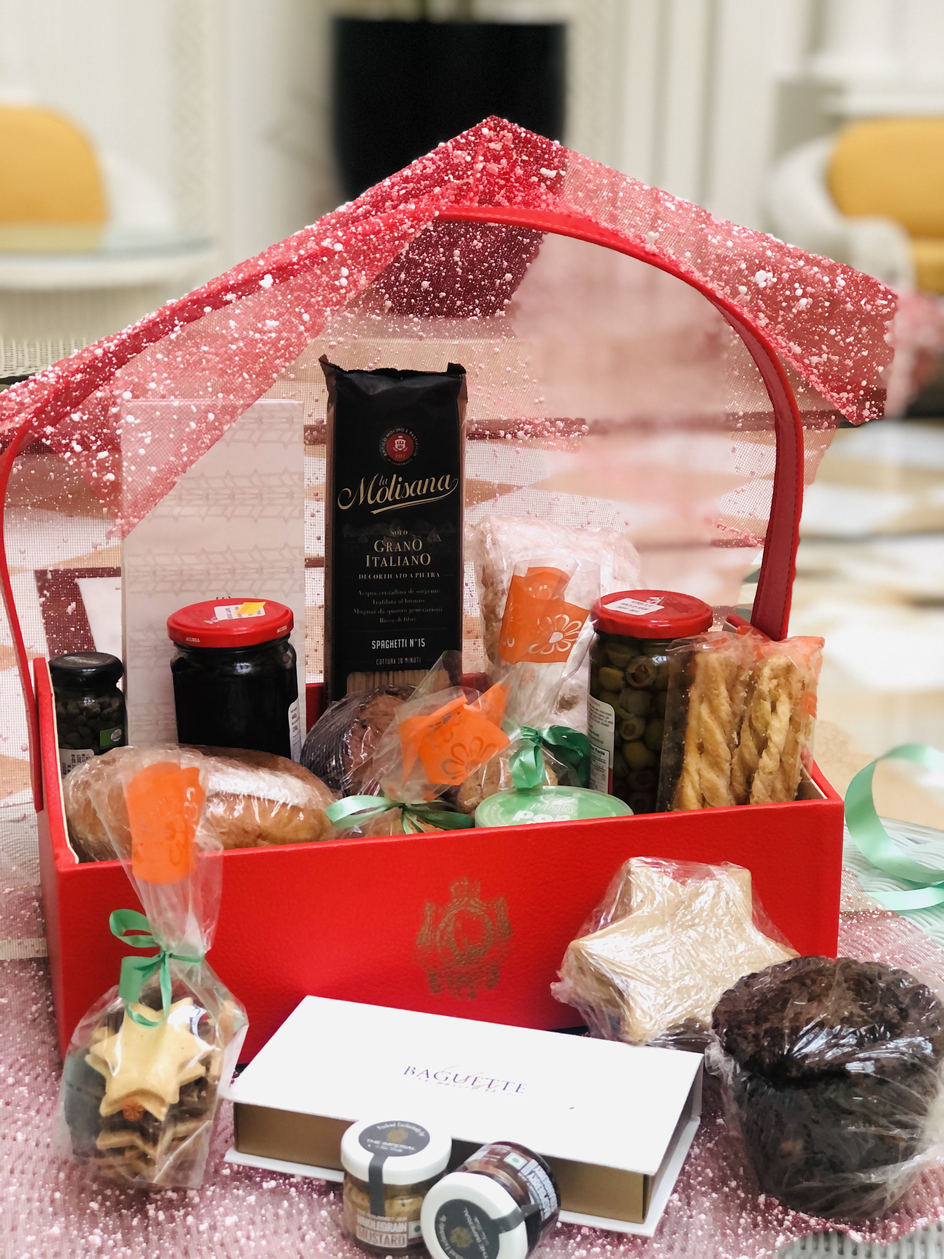 Christmas gift hampers Make Christmas special for your loved ones with