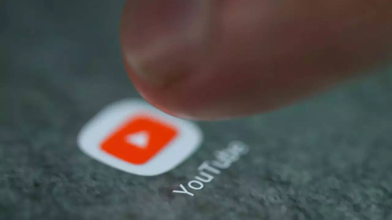 YouTube told to block 2 news sites, 20 channels