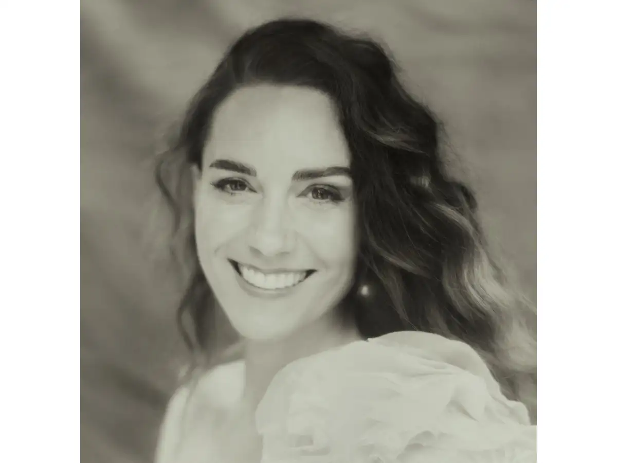 princess polly baby blue dress Kate Middleton turns 40: Duchess releases 3 new birthday portraits main image 0
