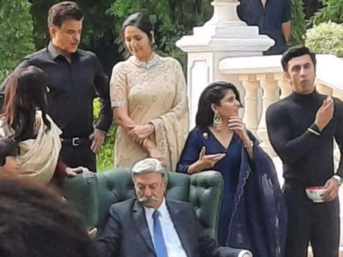 Ranbir Kapoor | Animal : Ranbir Kapoor's look from Sandeep Reddy Vanga's ' Animal' leaked, actor seen with Anil Kapoor at Pataudi Palace