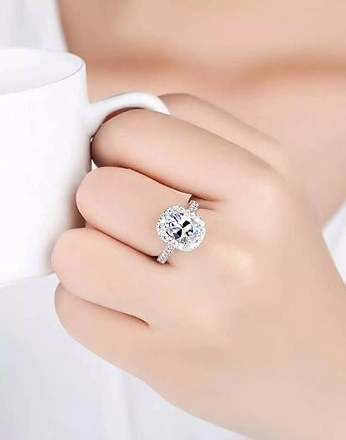 SOHI Silver Rhinestone ring for women, Chunky Ring, Finger Ring, adjustable  ring, Ladies Ring, Ring, aesthetic jewellery, hand ring for women, cocktail  ring : Amazon.in: Jewellery