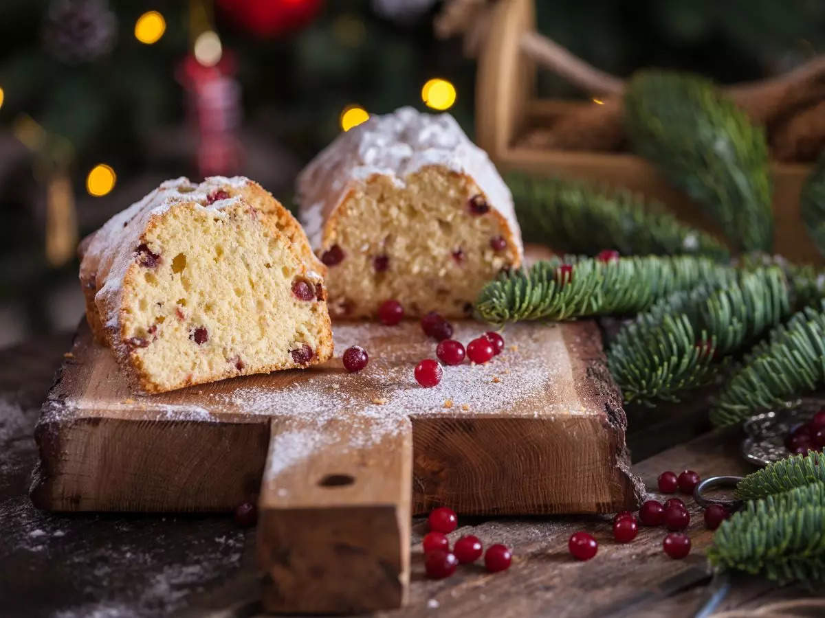 Christmas Plum Cake: From chicken dishes to plum cakes: How to host the  perfect Christmas dinner party - The Economic Times