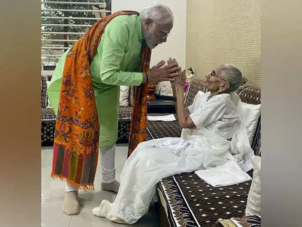 PM Modi's mother Heeraben Modi passes away