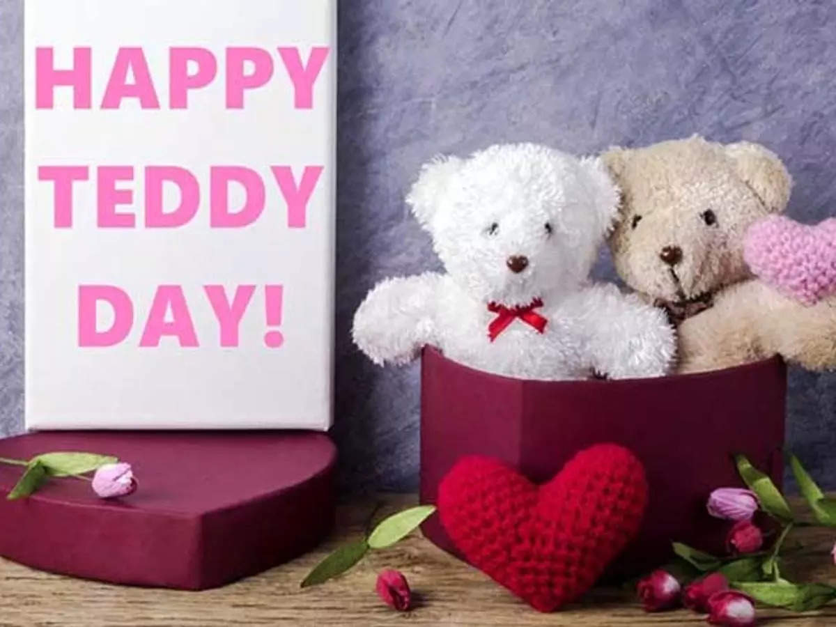 9 Giant Teddy Bears for Valentine's Day 2019