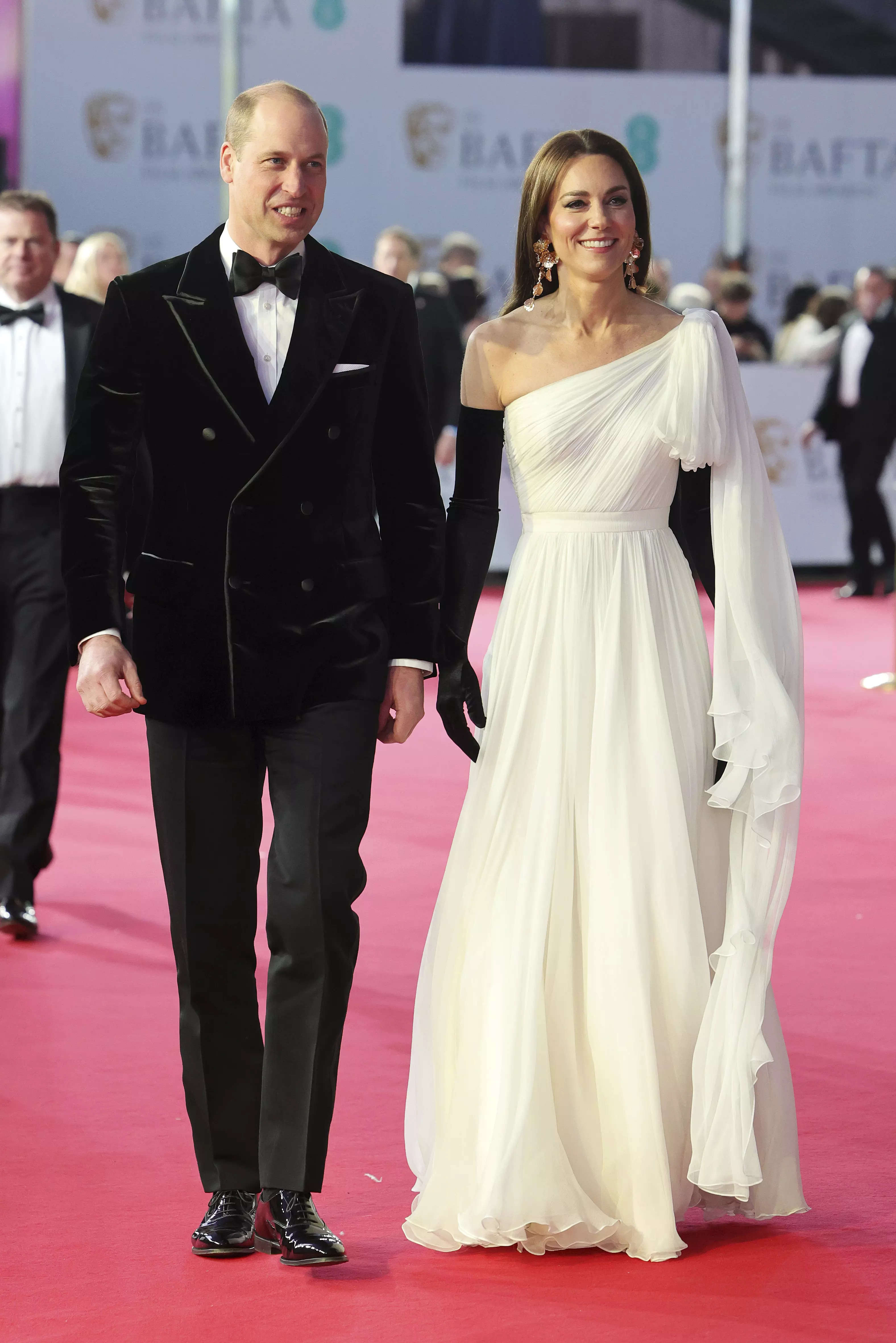 Prince William The Royal Glamour Prince William Kate Middleton   Kate Middleton Wore The Same Outfit To The Baftas In 2019  