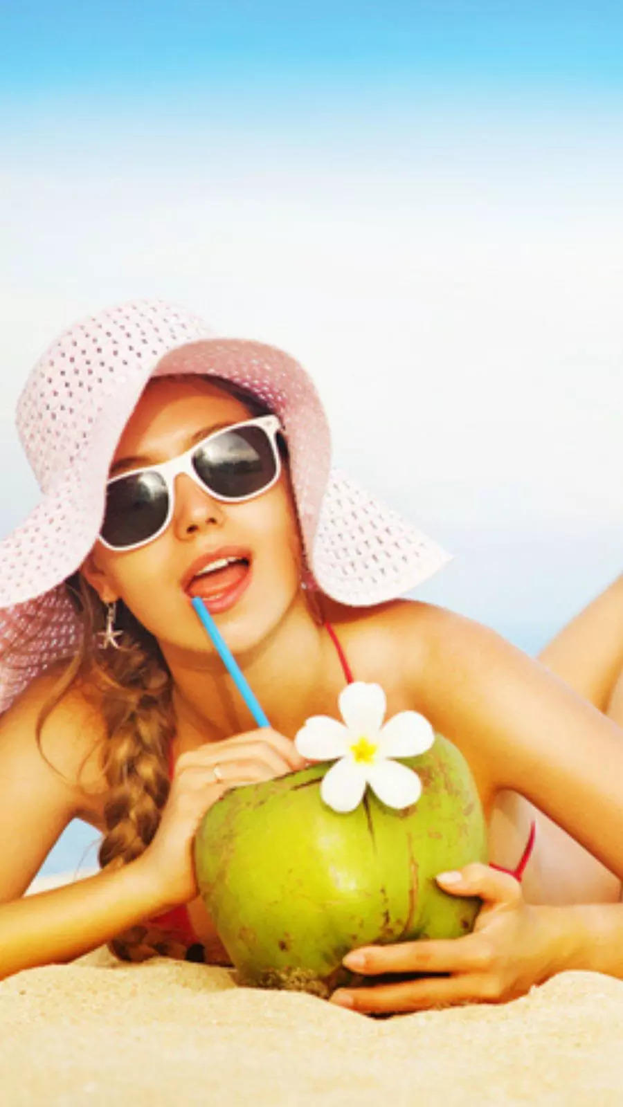 Refreshing summer drinks with coconut water to cool your body