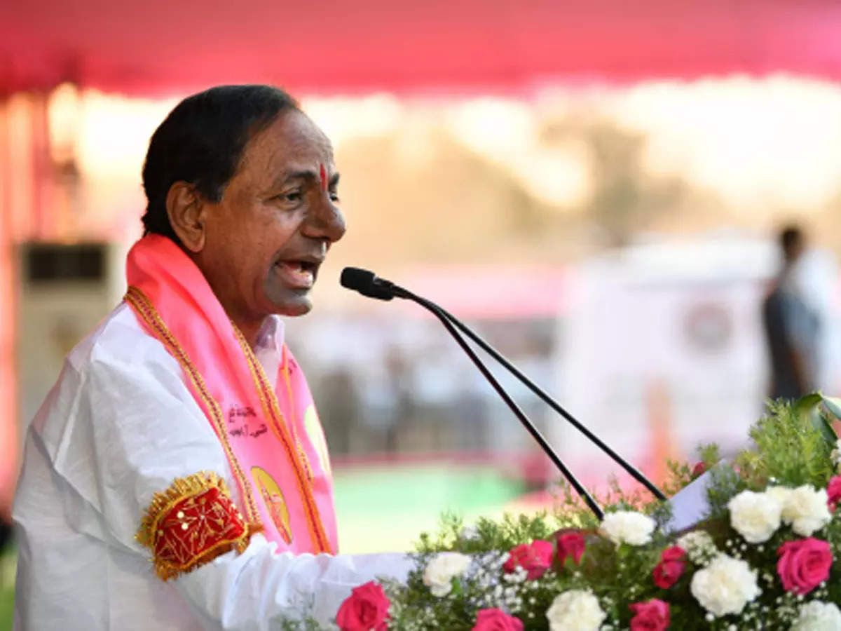 KCR to open talks with Akhilesh Yadav, deputes daughter to start process