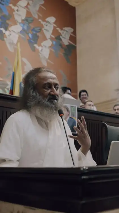 5 Reasons Sri Sri Ravishankar Says Yoga and Meditation Should Go Hand-in-Hand