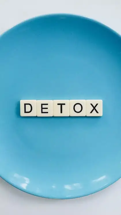 Detoxifies the body naturally