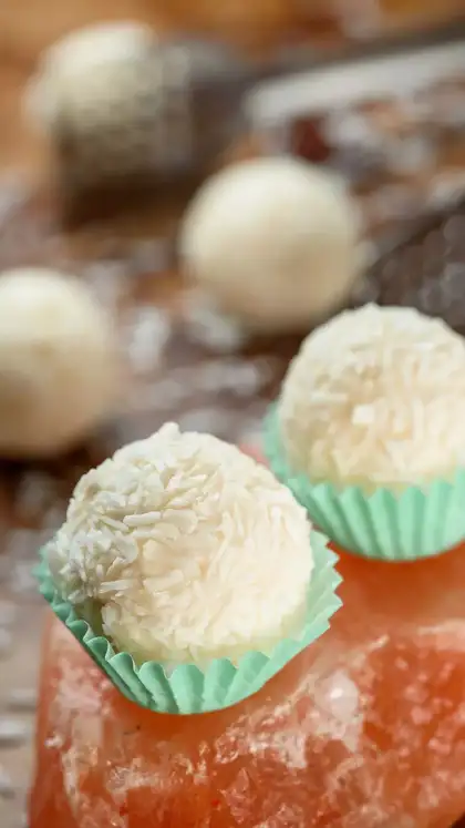 Coconut churma ladoo