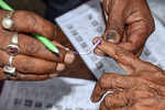 Open rigging in Bengal as poll violence peaks