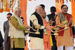 Modi performs Ganga pujan at sangam ghat