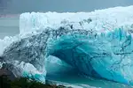 Spectacular view! Massive glacier ice bridge collapses in Argentina