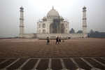 India's cleaning quandary: How to scale the Taj Mahal dome?