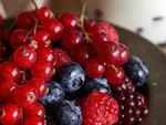 Quick and easy way to cut obesity: Eat berries, peas, broccoli and figs