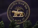 RBI net short forward position rises to $200 b