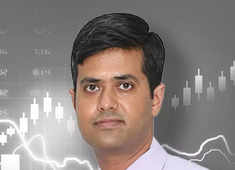 Stock Radar: Accumulate Shriram Transport Finance for a target of Rs 1400-1500, recommends Ajit Mishra