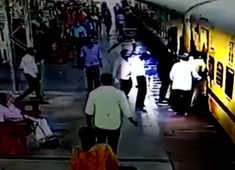 Watch: RPF personnel saves elderly man falling from moving train at Udupi railway station