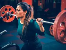 Woman who lost 40 kg in 15 months reveals 8 upper-body workouts to sculpt arms and chest