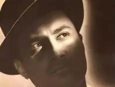 One of the biggest superstars of Bollywood, was made to wait outside Amitabh Bachchan’s home for nearly an hour