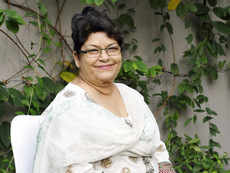 Bollywood choreographer Saroj Khan passes away at 71 due to cardiac arrest; Big B, Akshay Kumar pay tribute