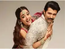 Vijay Deverakonda introduces his newly wed wife Rashmika Mandanna as 'daughter-in-law' of Telugu states. Watch viral video