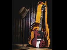 Tom Petty's electric guitar used during Bob Dylan's 1986 tour to be auctioned