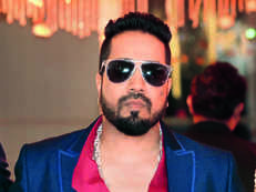 Mika Singh lodges complaint after theft of cash, gold worth Rs 3 lakh