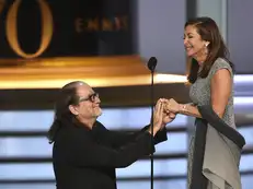 At Emmys, director Glenn Weiss accepts award, then proposes to girlfriend live on stage