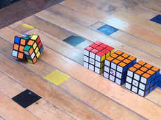 Unable to figure out a solution to the Rubik's Cube? This puzzle solves itself