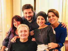 Priyanka Chopra, Sonali Bendre pay a visit to Rishi-Neetu Kapoor in New York