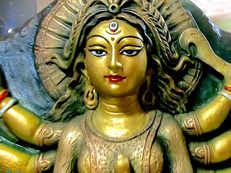 Bullion, bling and everything nice: Rs 20-cr Durga idol, made with 50 kg gold, is making headlines