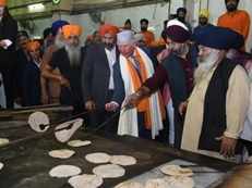 Prince Charles does 'sewa' at Bangla Sahib; makes chapatis for 'langar'