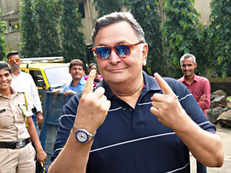 Veteran actor Rishi Kapoor discharged from hospital, rubbishes cancer rumours