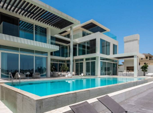 Luxury modern tip villa