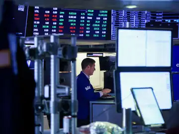 Dow Jones| Nasdaq | S&P 500 | US Stock Market Today | Live: US stocks gain as chips recover; megacap earnings in focus