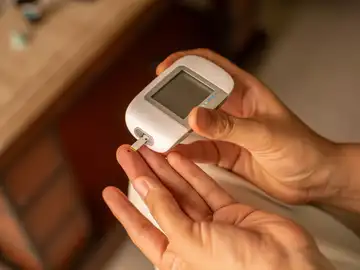 Woman with type 1 diabetes shares the 15-minute habit that helps lower her blood sugar