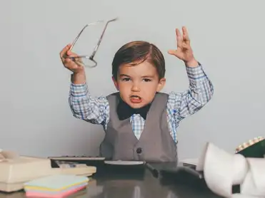 Boss cracks a joke, feels 'insulted' after employee only smiles. Later uses surprising tactic to get him fired