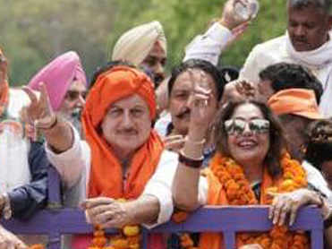 Kirron Kher will have hubby Anupam by her side when she files nomination from Chandigarh