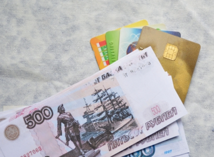 How a foreigner can bring money & pay in Russia in 2024