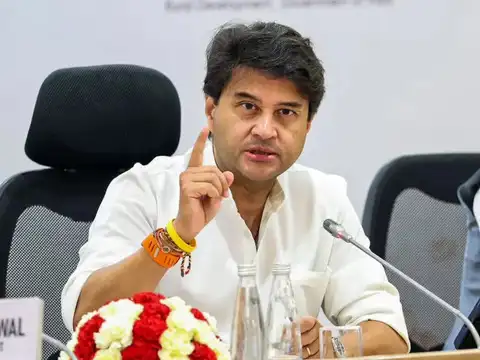 Telecom Minister Jyotiraditya Scindia reviews progress of Bharat 6G Alliance