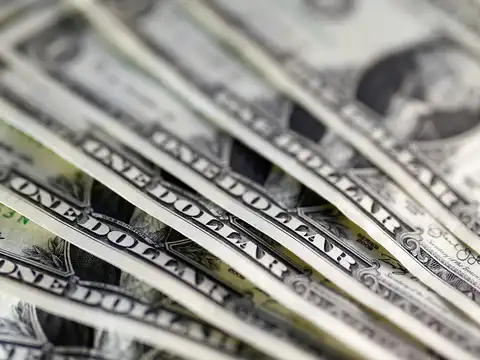 India's forex reserves drop $711 million to $681.610 billion, RBI data shows