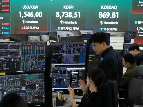 Global Market Today: Asia stocks edge higher, oil up amid Gulf confusion